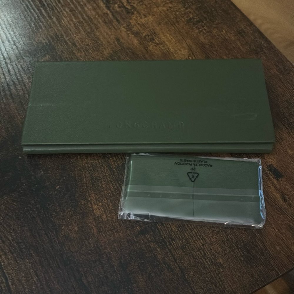 New Longchamp glasses case w/ cleaning cloth
